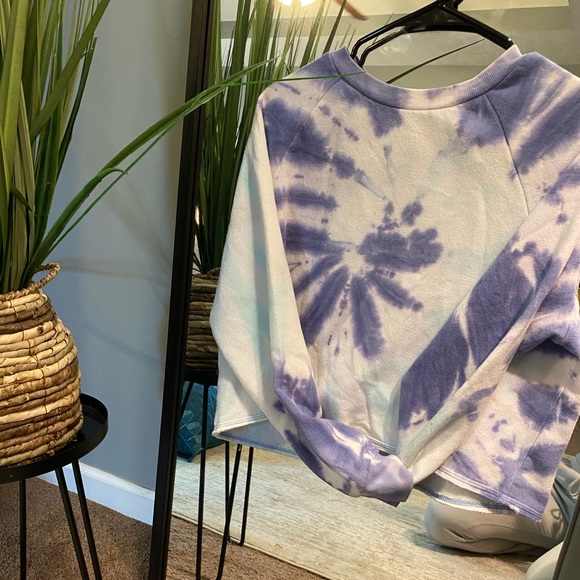 brand unknown.  medium cropped crewneck, tie dye - Picture 1 of 1